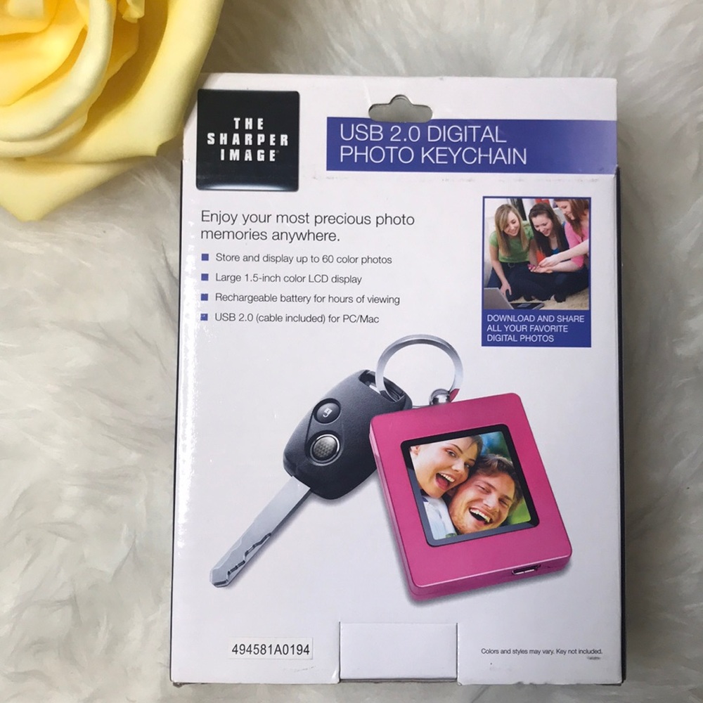 The Sharper Image USB 2.0 Digital Photo Keychain - Picture 8 of 10